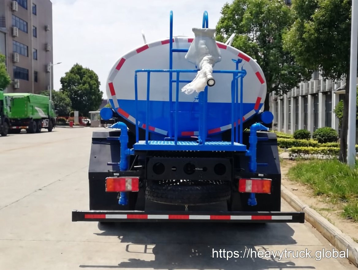 水罐车 HOWO 8000升洒水车